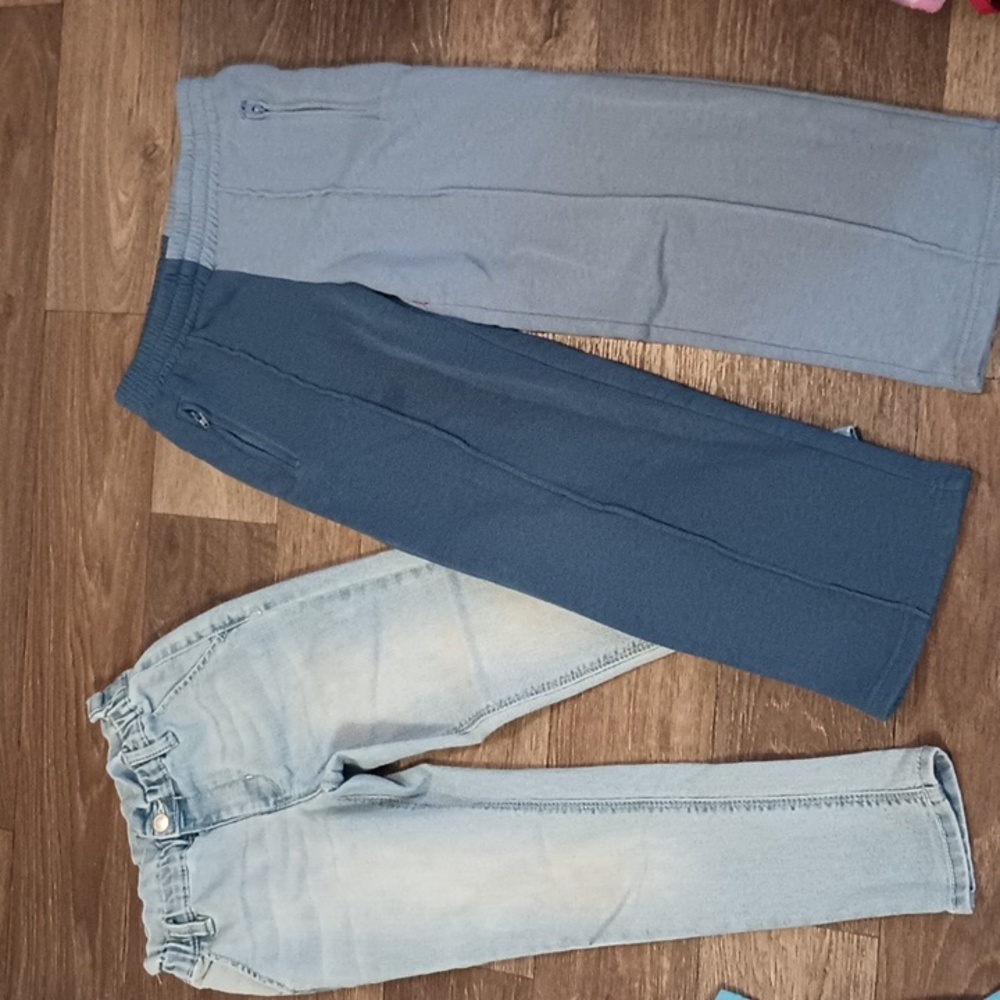 5/$20 (2) Girls BlueSpice size 6 jeans and Athletic Works sweatpants